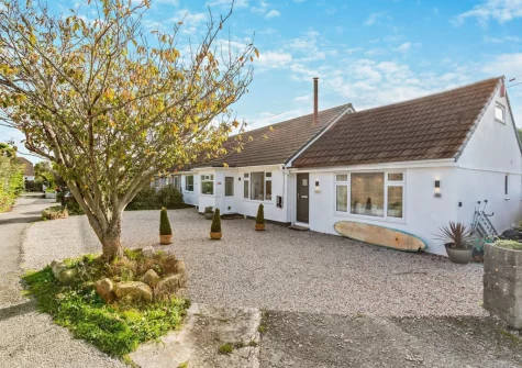 Sea Esta is a stylish & contemporary property with bi-fold doors to bring the outside in