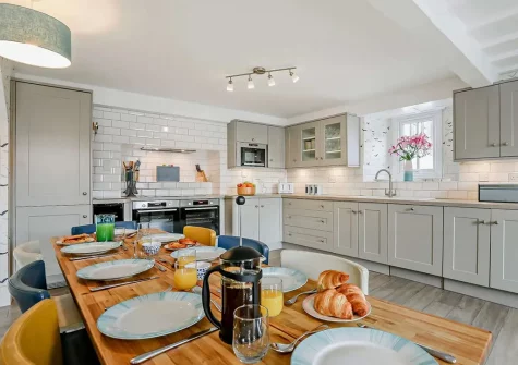 The kitchen & dining area at Sea Foam House, Ilfracombe