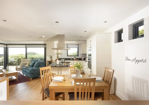 The dining area at Sea Gem, Morcliff, St Agnes
