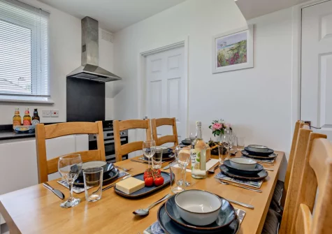 The kitchen & dining area at Sea Mist, Braunton