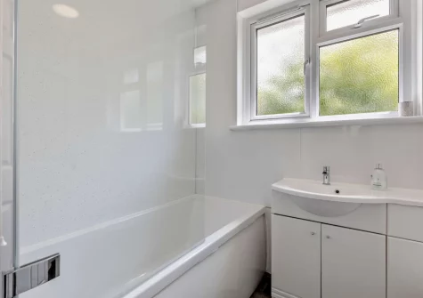 The bathroom at Sea Mist, Braunton