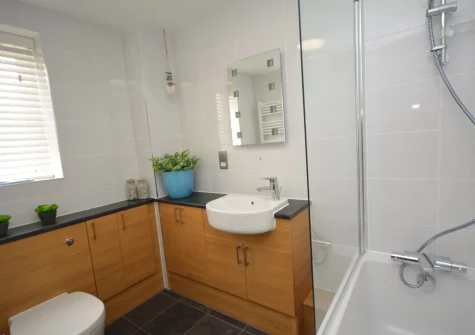 The bathroom at Sea Pink Cottage, Newquay