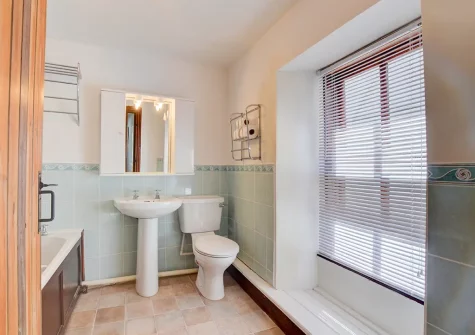 The bathroom at Sea Reach, Looe