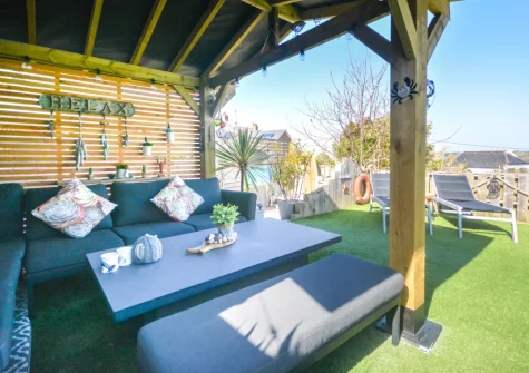 The gazebo & outdoor sitting area at Sea Renity, Padstow