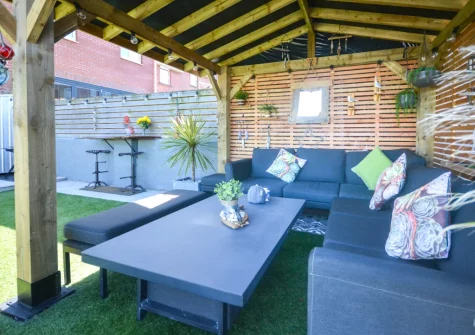 The gazebo & outdoor sitting area at Sea Renity, Padstow