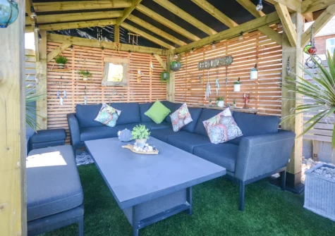 The gazebo & outdoor sitting area at Sea Renity, Padstow