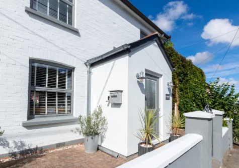 Sea Renity is a luxurious, contemporary town property with views of the estuary