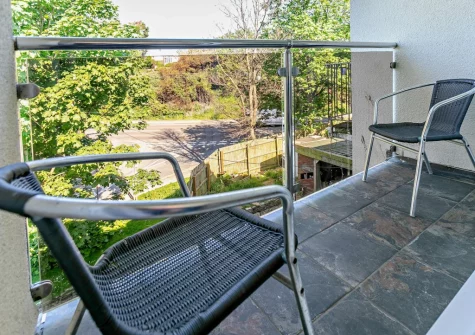 The balcony & outdoor sitting area at Sea Sparkle, Newquay