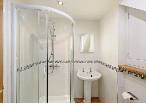 The bathroom at Sea Spray, Appledore