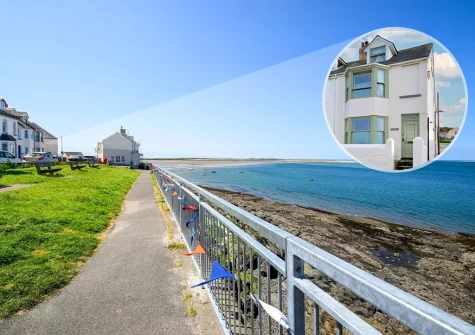Opposite Sea Spray is a public green area & seating, an ideal spot to enjoy superb sunsets