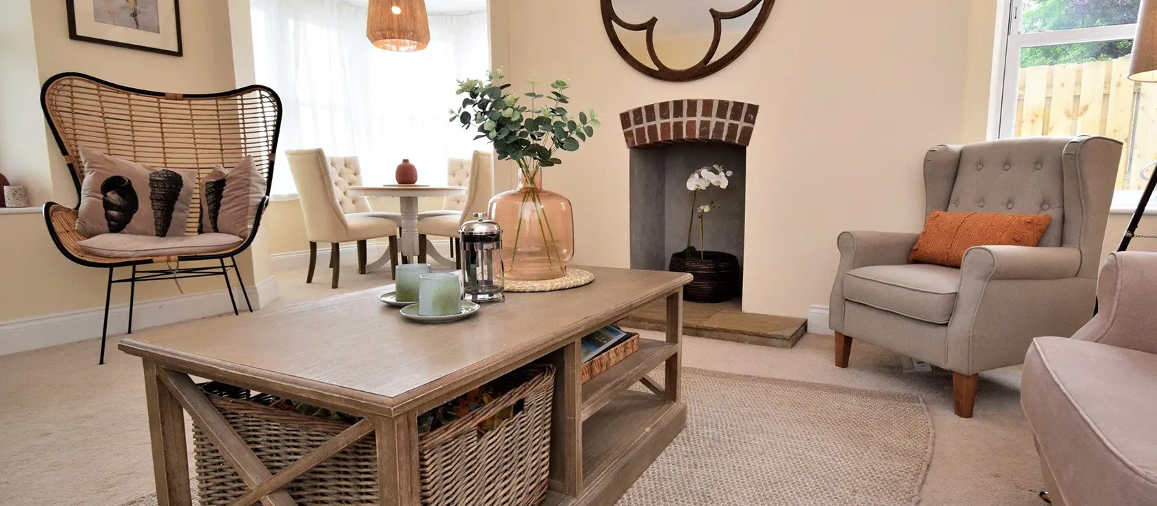 Sea Vista Apartment, Westward Ho! is a luxurious two-bedroom Victorian retreat boasting stunning sea views and original features. Enjoy elegant interiors, a private terrace, and walking distance to golden sandy beaches and local amenities.