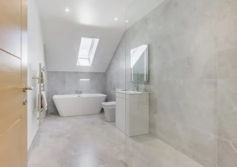 Bedroom #1 en-suite shower room at Sea Vista, Appledore