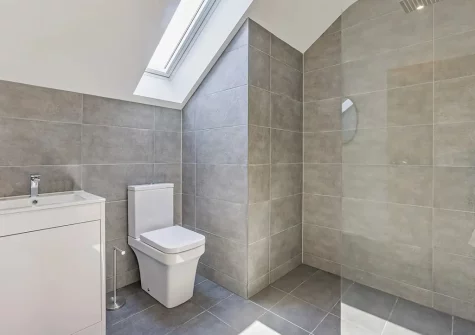 Bedroom #2 en-suite shower room at Sea Vista, Appledore