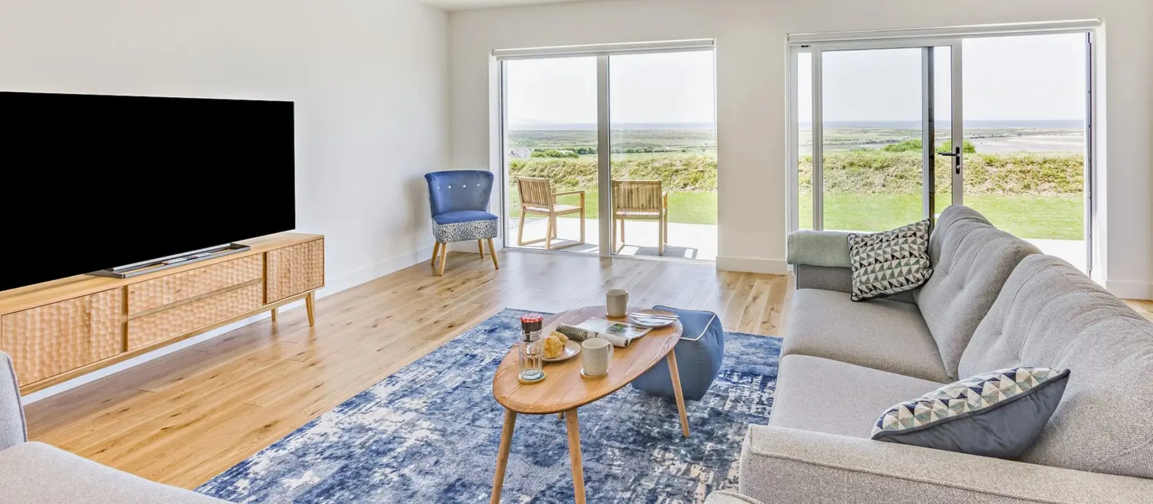 Sea Vista, Appledore is a stunning four-bedroom coastal retreat with panoramic sea views. Enjoy contemporary interiors, enclosed garden, and easy access to North Devon's beaches and attractions - perfect for unforgettable family holidays.