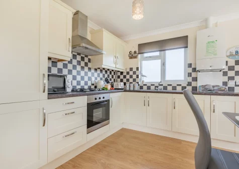 The kitchen at Seabreeze Retreat, St Merryn
