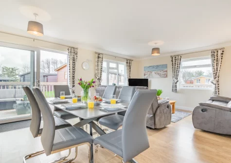 The dining area at Seabreeze Retreat, St Merryn