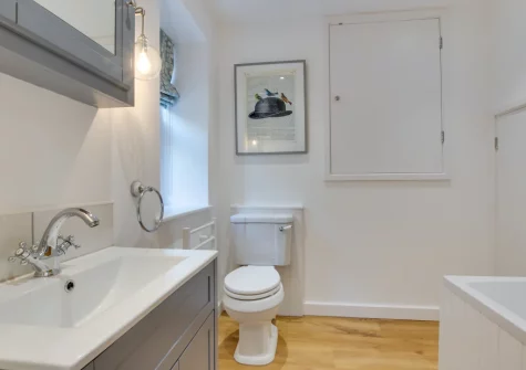 The bathroom at Seacroft, Polruan