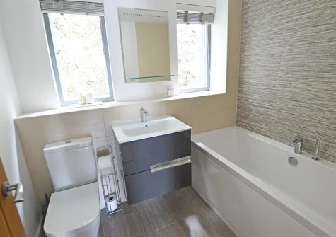The bathroom at SeaEsta, Portreath