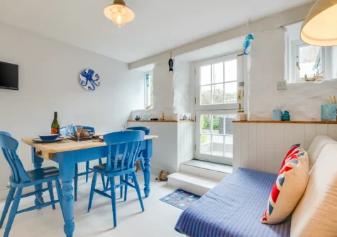 The dining & kitchen sitting area at Seahorse Cottage, Mousehole