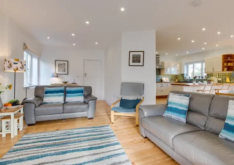 The living area at Seahorses, Fowey