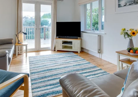 Seahorses, Fowey is a charming three-bedroom retreat featuring large decked terrace and stunning countryside views. Minutes from beautiful Fowey town, beaches, and South Cornwall's finest attractions - perfect for memorable family holidays.