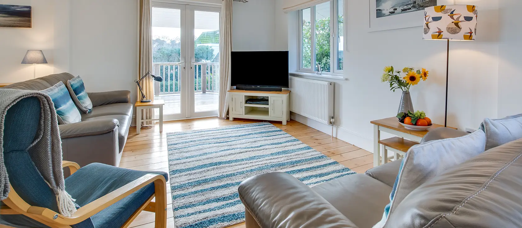 Seahorses, Fowey is a charming three-bedroom retreat featuring large decked terrace and stunning countryside views. Minutes from beautiful Fowey town, beaches, and South Cornwall's finest attractions - perfect for memorable family holidays.
