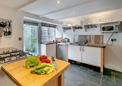 The kitchen at Seapink Cottage, Padstow