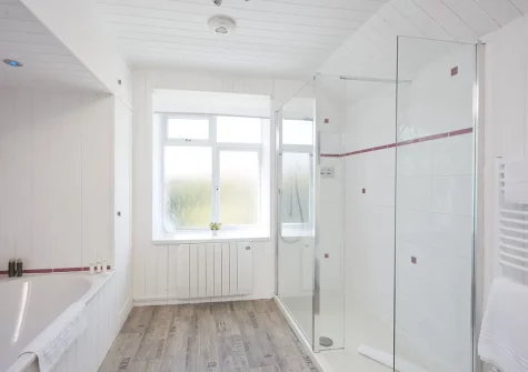 The bathroom at Seapinks, Port Isaac