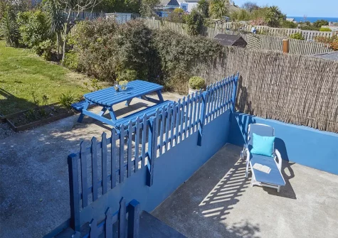 The patio, barbecue, alfresco dining area & garden at Seapinks, Port Isaac