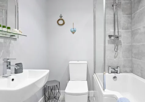 The bathroom at Seas The Day, Brixham