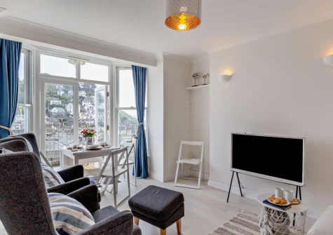The living & dining area at Seascape, Looe