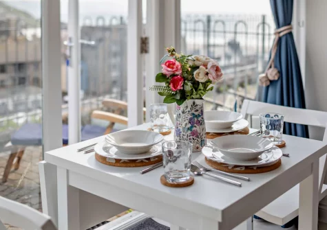 The dining area at Seascape, Looe