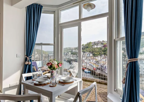 The dining area at Seascape, Looe