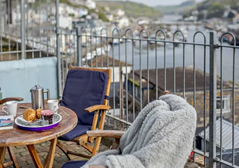 The terrace & alfresco dining area at Seascape, Looe
