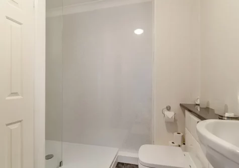 The shower room at Seascape, Porthleven