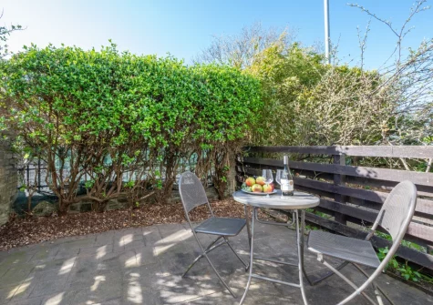 The patio garden & outdoor sitting area at Seashells, Padstow