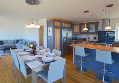 The kitchen & dining area at Seaside House, Portreath