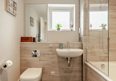 The bathroom at Seaside Retreat, Crantock