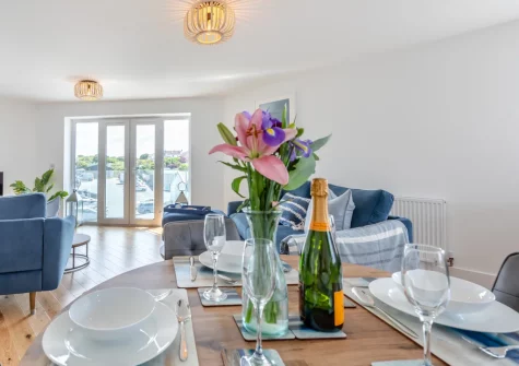 The dining area at Seaspray, Bude