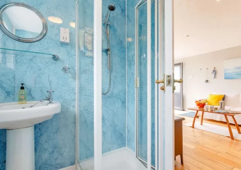 The shower room at Seaspray Cottage, Mullion Cove