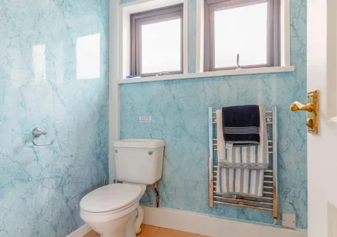 The shower room at Seaspray Cottage, Mullion Cove