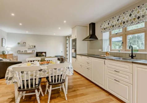 The kitchen & dining area at Seaview, Beer