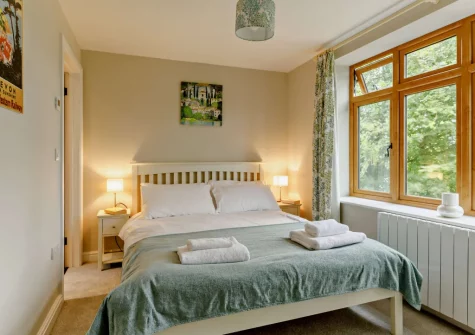 Bedroom #1 at Seaview, Beer