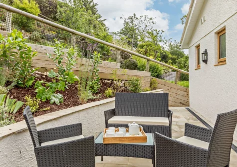 The courtyard & outdoor sitting area at Seaview, Beer