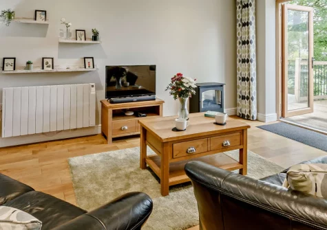 Seaview, Beer is a stylish 2-bedroom coastal retreat with far-reaching sea views, nestled in East Devon's AONB. Just a short stroll from Beer Beach and the Jurassic Coast, it's the perfect escape for families and couples seeking unspoilt beauty.