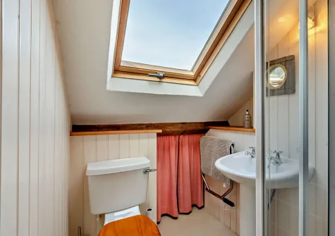 Bedroom #1 en-suite at Seaways, Torcross