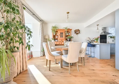 The dining area at Seawind, Looe