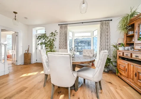 The dining area at Seawind, Looe