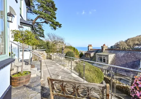 The x at Seawind, Looe