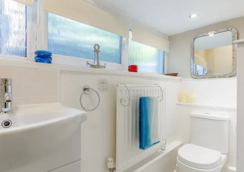 The bathroom at September Cottage, Brixham